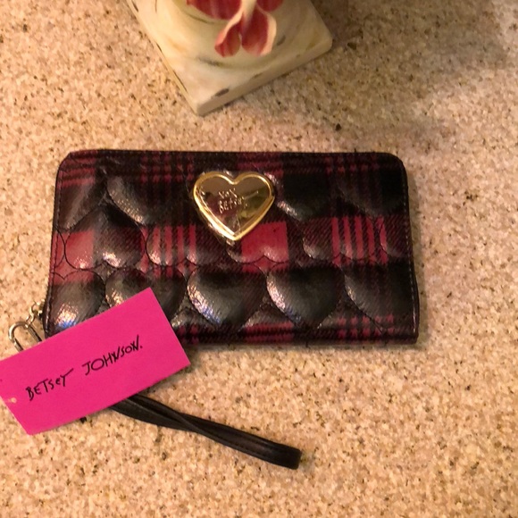 COPY - 🖤NWT BETSEY JOHNSON HEART ZIP AROUND WALLET🖤 - Picture 1 of 7